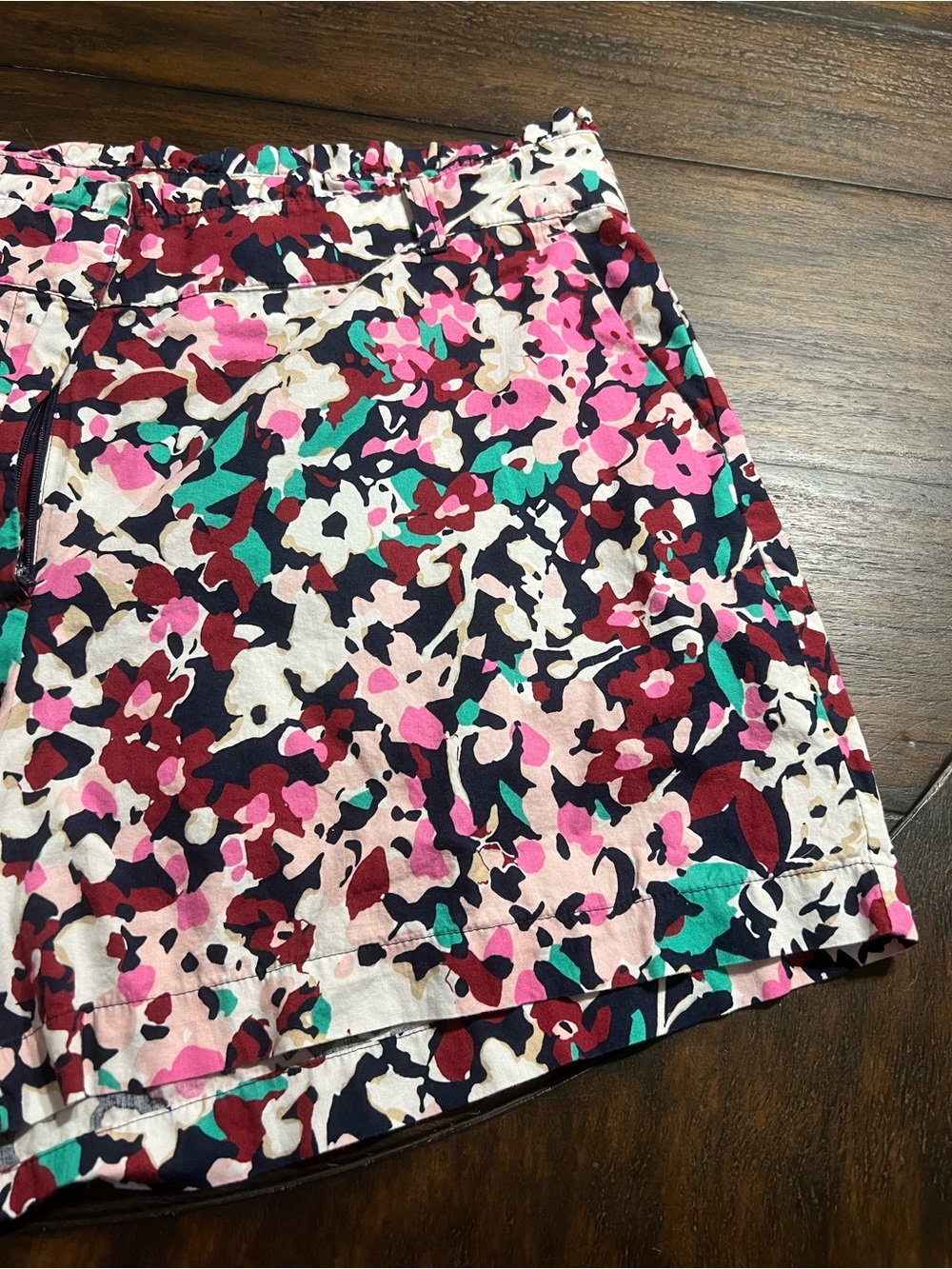 Crown & Ivy Women’s Size 14 Flat Front Shorts Pink Multicolor Floral Print